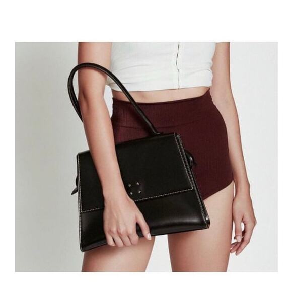 Vasic $350+ Large Bee Black Handle Leather Shoulder Bag - Picture 16 of 16